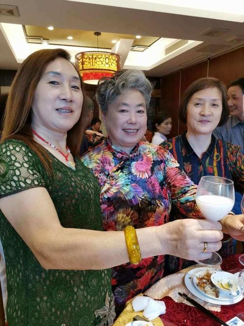白小姐四肖期中特开奖和老师穿状元服送祝福与老师穿状元服送祝福怎么说